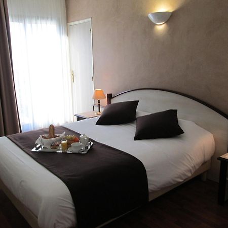 Hotel Ariane Istres Exterior foto