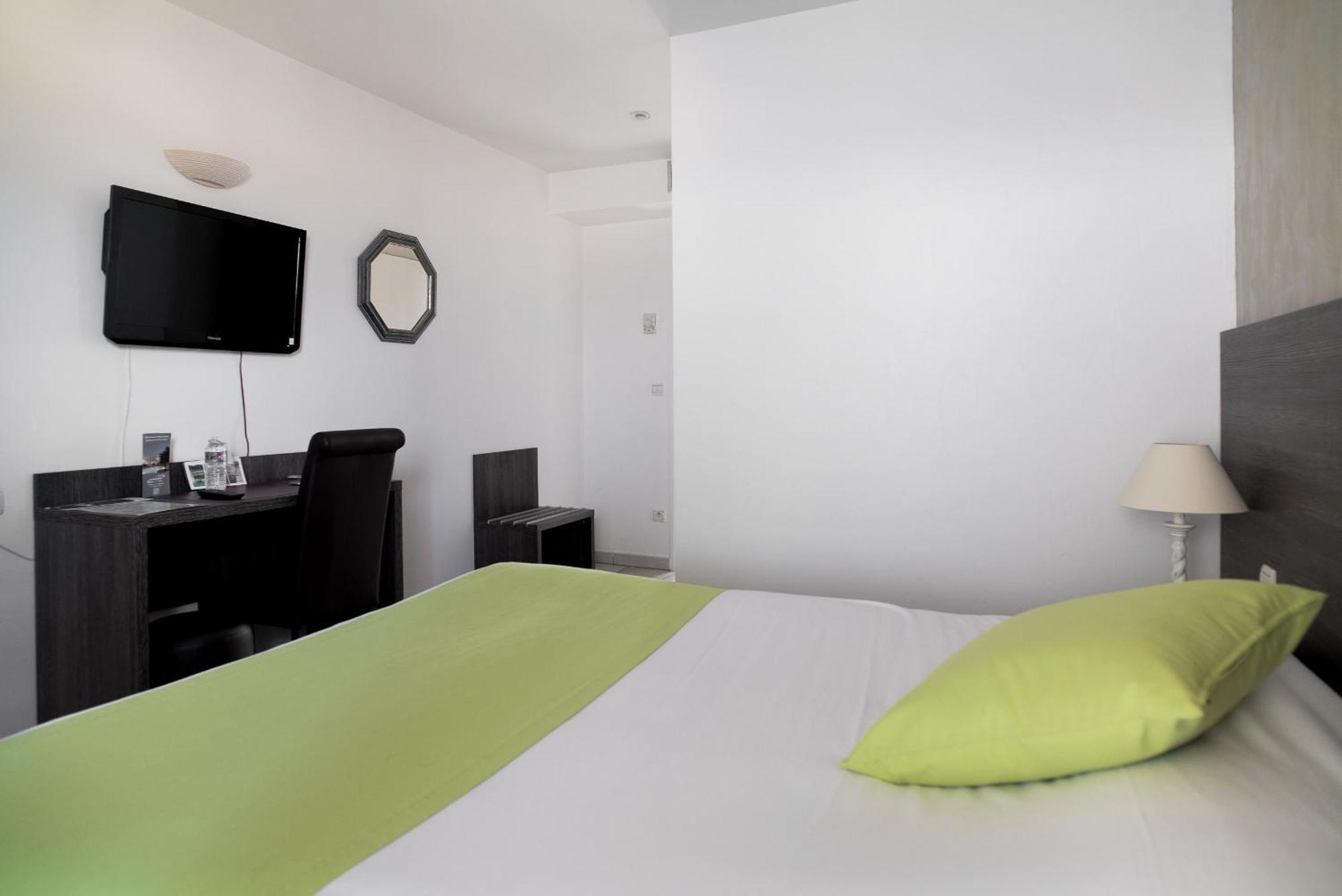 Hotel Ariane Istres Exterior foto