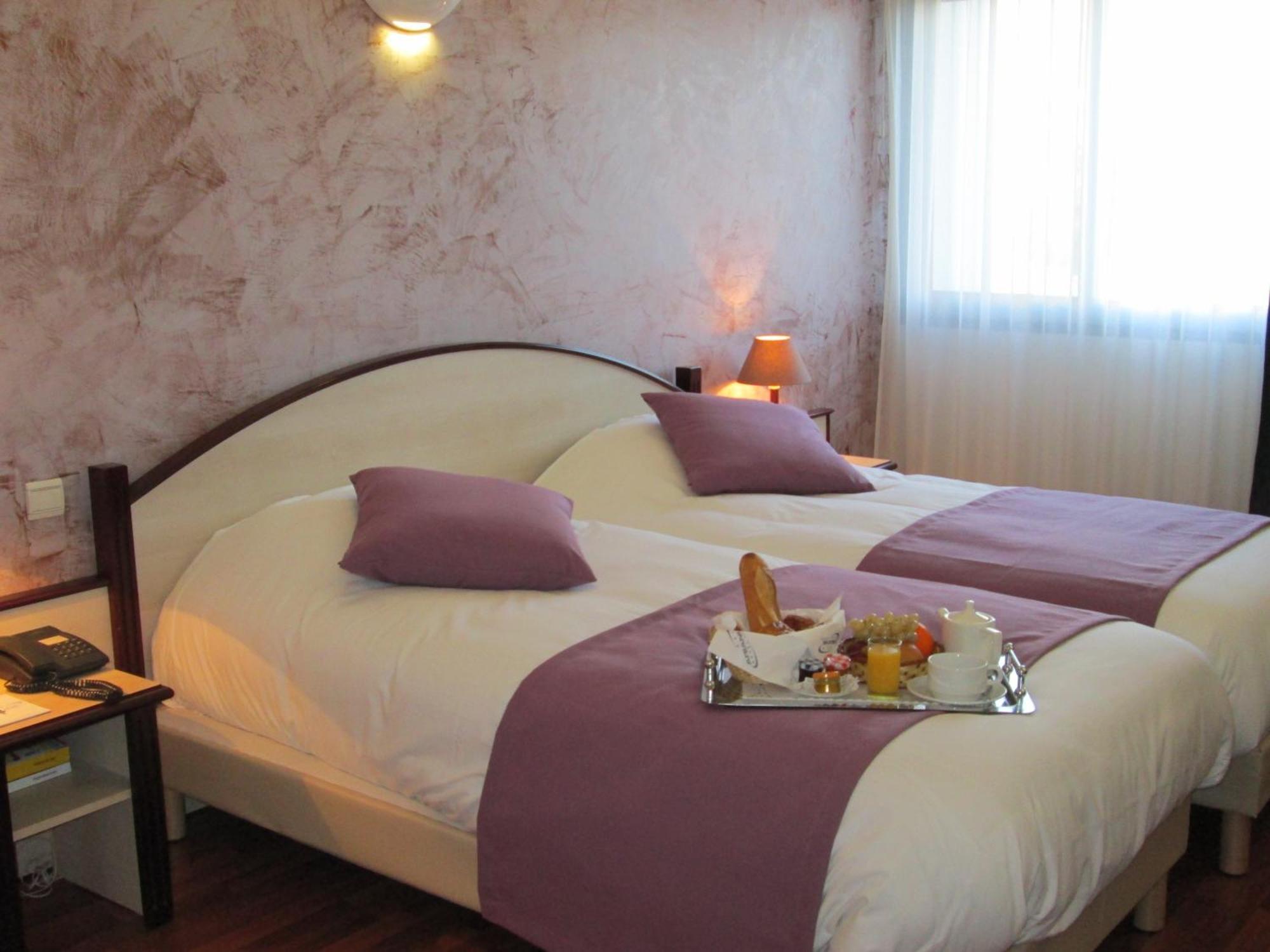 Hotel Ariane Istres Exterior foto